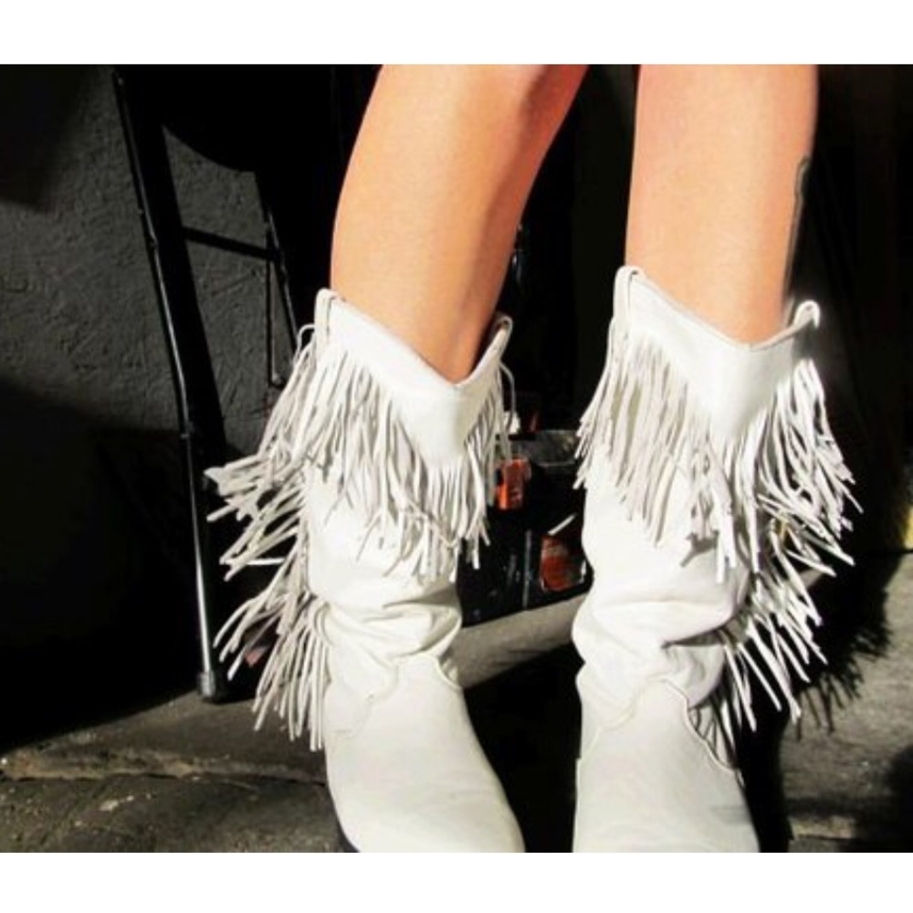 Vintage White Dingo Fringe Boots